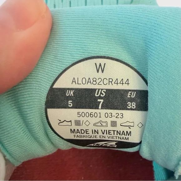 Altra Via Olympus light blue running shoes, Size 7 - Picture 6 of 8